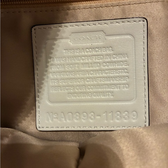 Vintage Coach Cream Pebbled Leather Shoulder Hobo Style Bag A0893-11839 - Picture 8 of 8